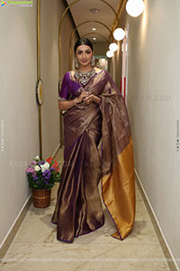 Tejaswi Madivada Poses with Traditional Jewellery