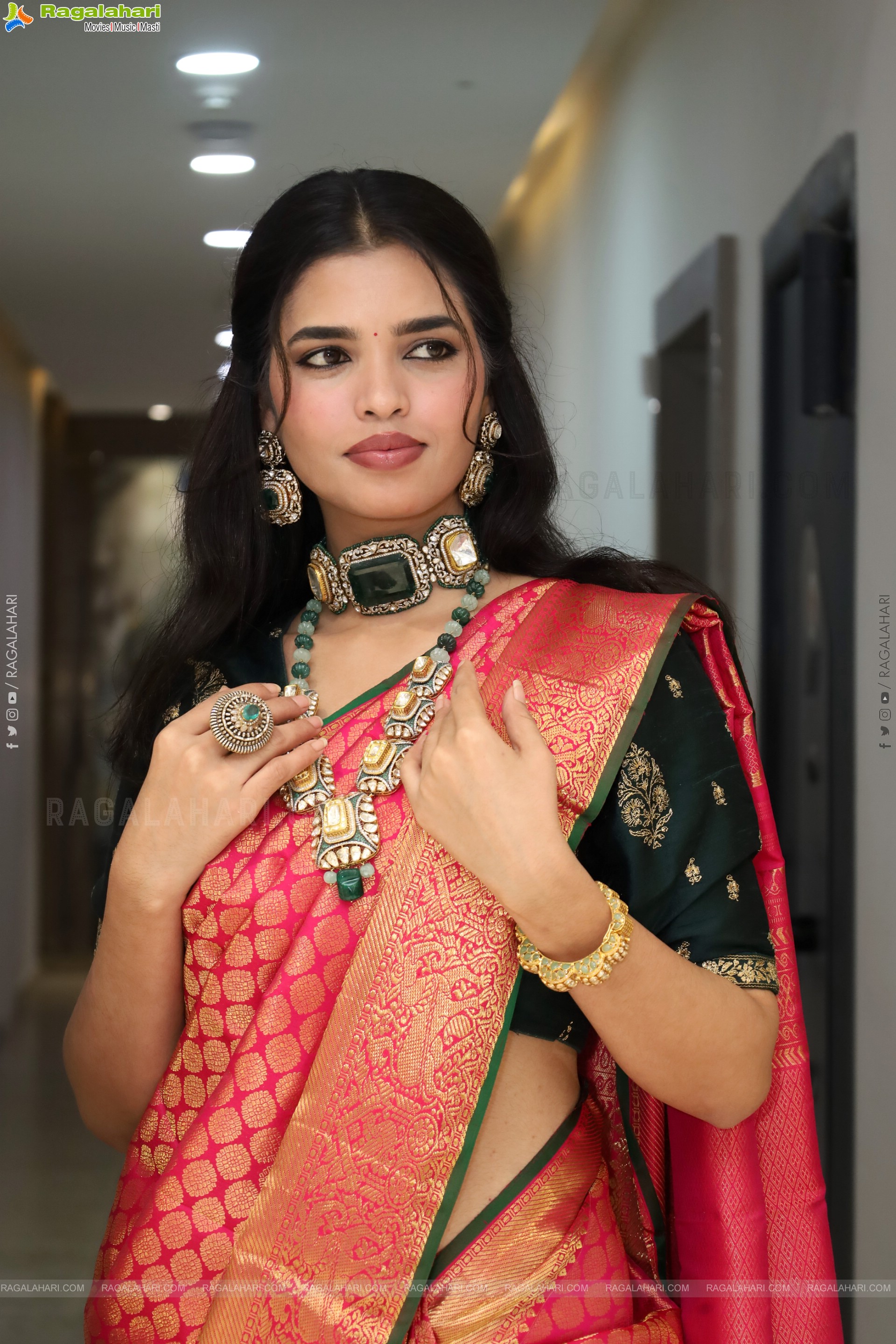 Urmila Chauhan Poses with Traditional Designer Jewellery, HD Gallery