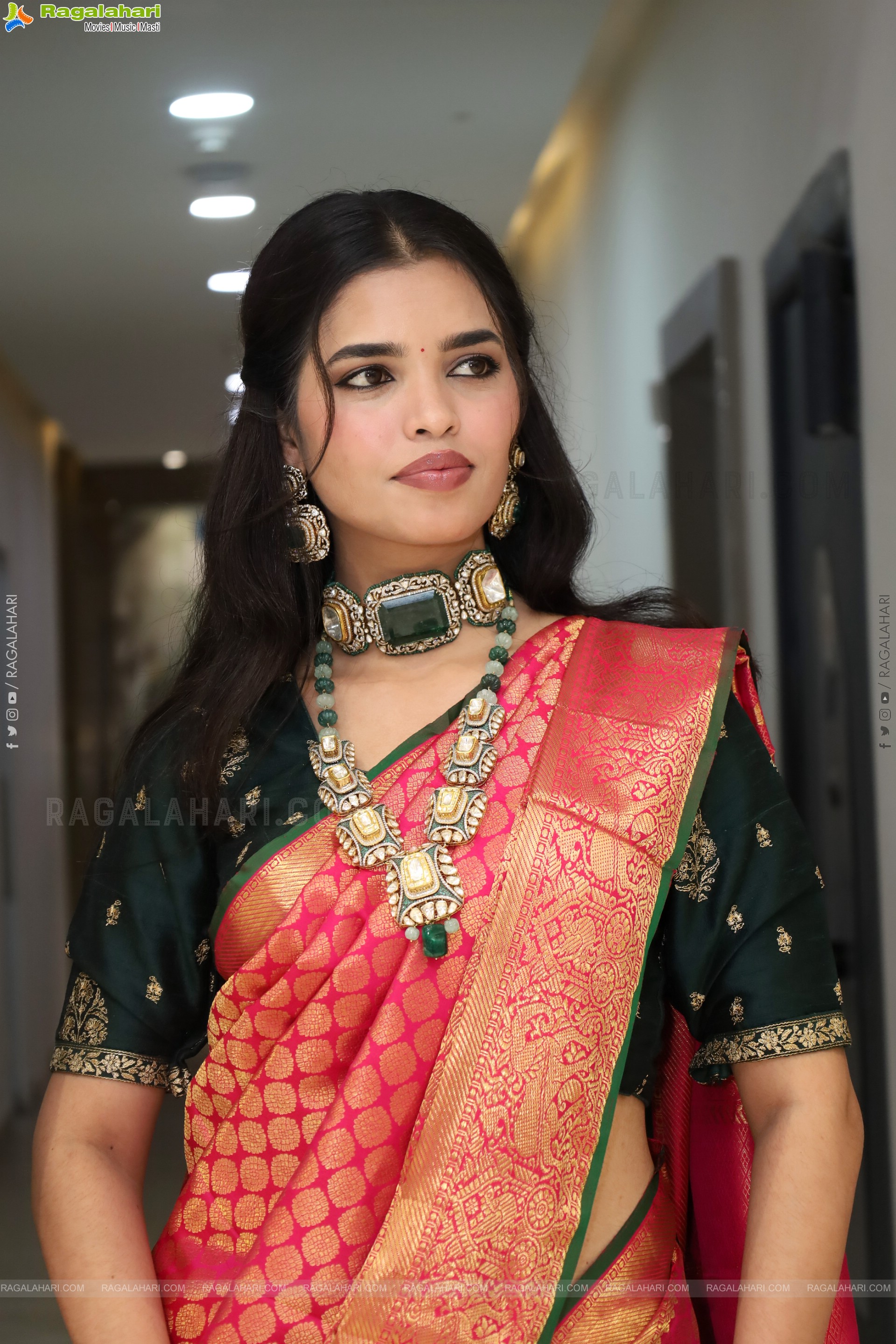 Urmila Chauhan Poses with Traditional Designer Jewellery, HD Gallery
