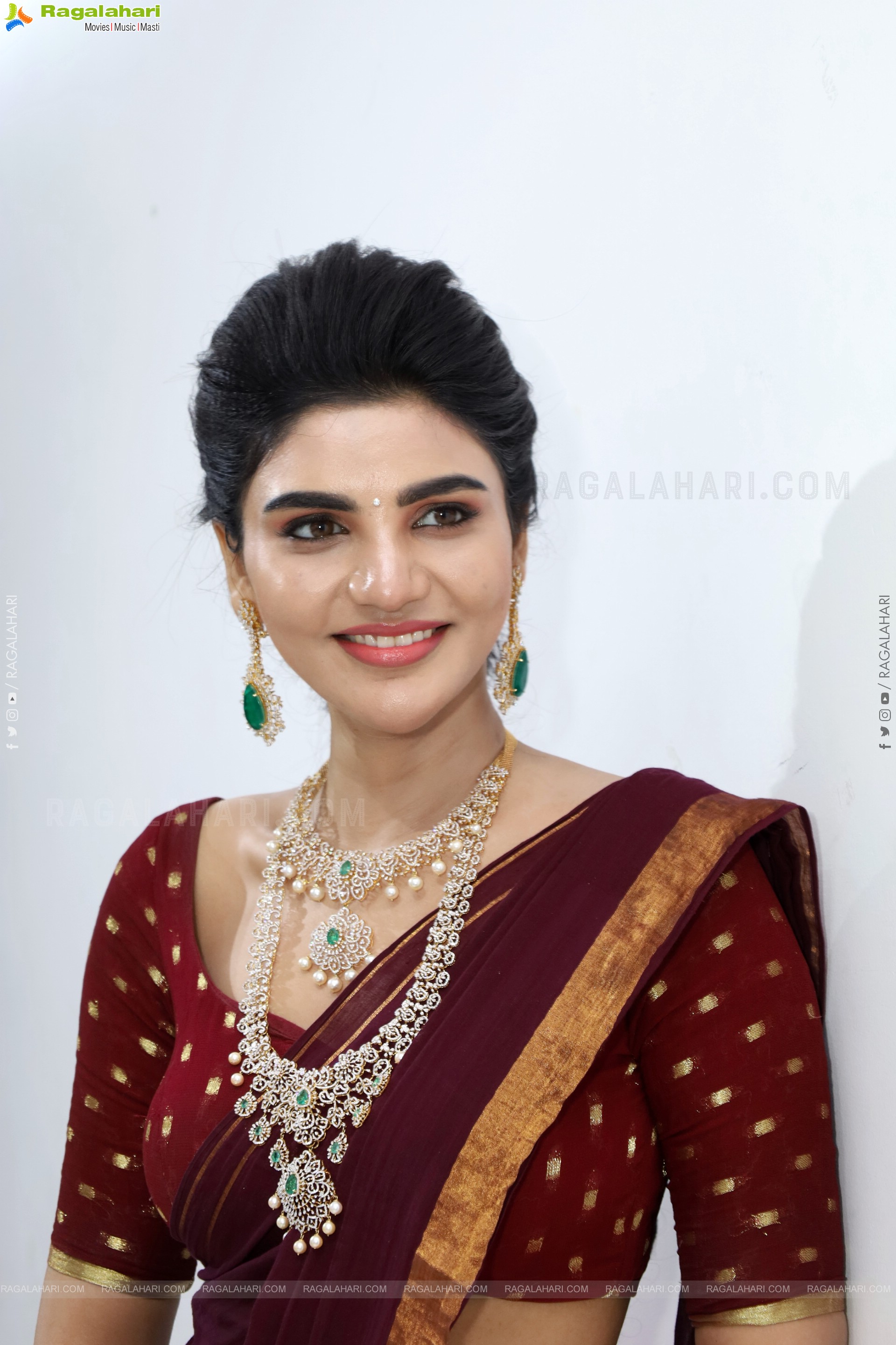 Varsha poses with Designer Jewellery, HD Gallery
