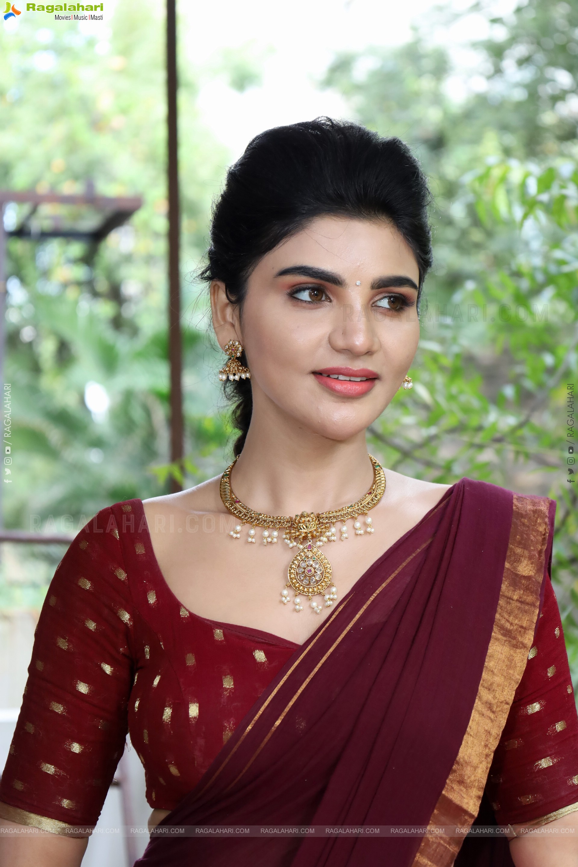 Varsha poses with Designer Jewellery, HD Gallery