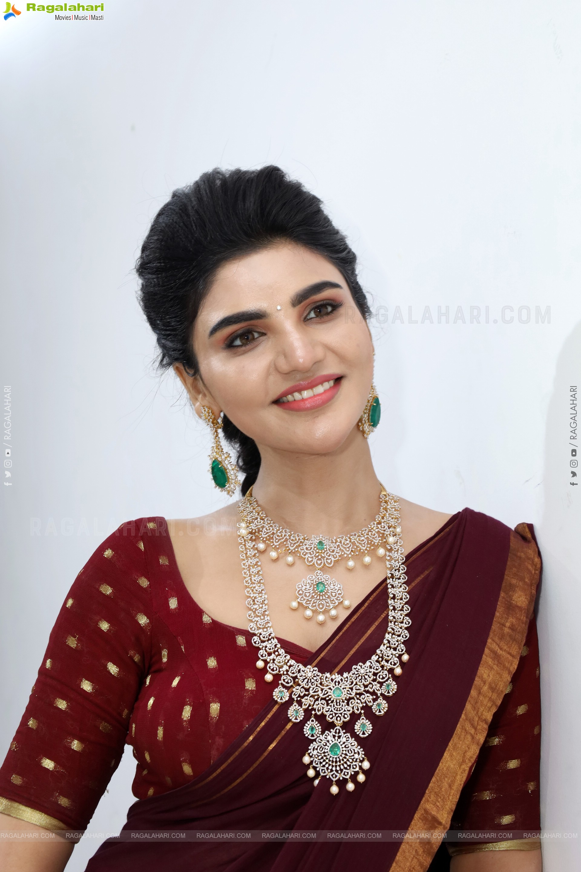 Varsha poses with Designer Jewellery, HD Gallery