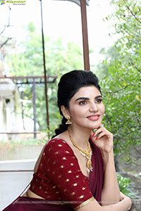 Varsha poses with Designer Jewellery, HD Gallery