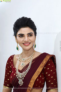 Varsha poses with Designer Jewellery, HD Gallery