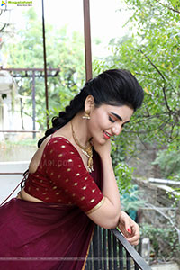 Varsha poses with Designer Jewellery, HD Gallery