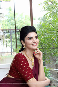 Varsha poses with Designer Jewellery, HD Gallery
