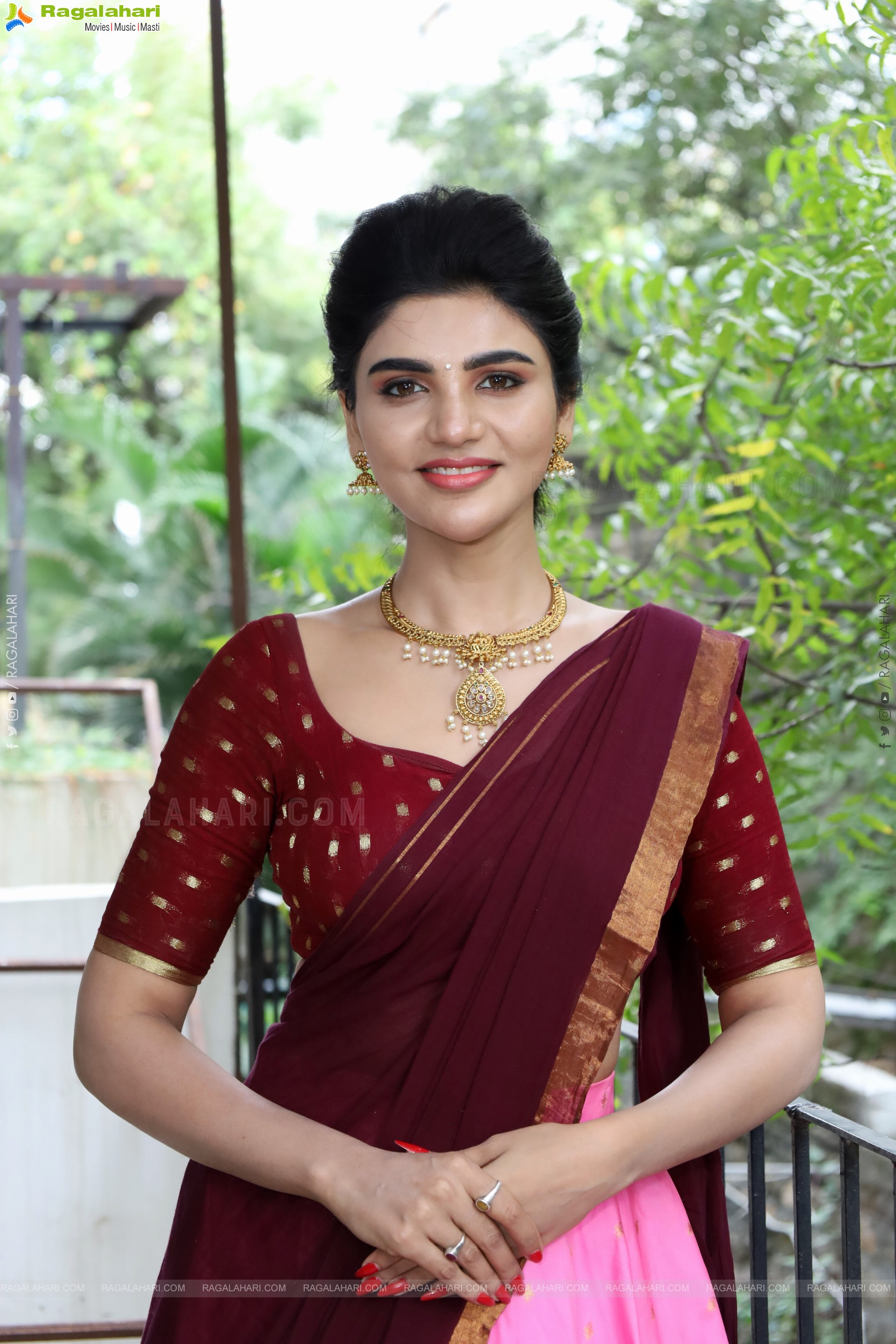 Varsha poses with Designer Jewellery, HD Gallery