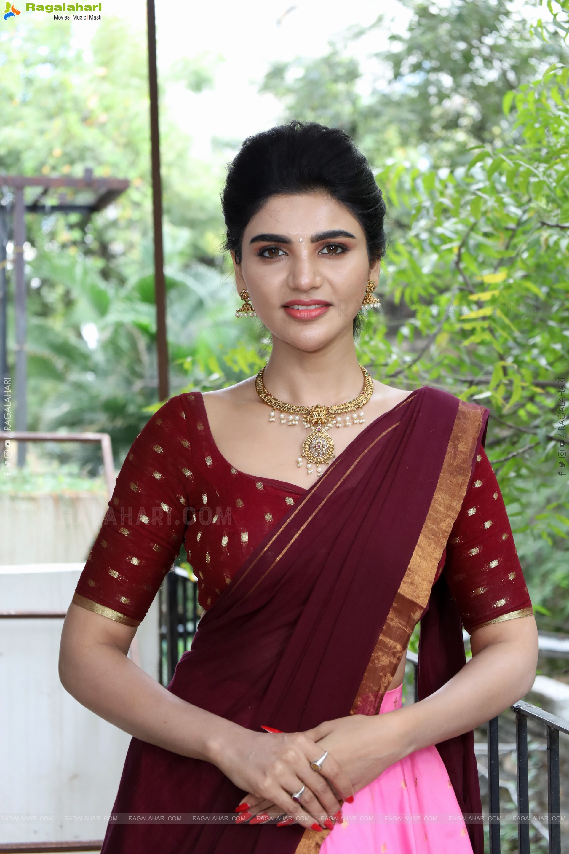 Varsha poses with Designer Jewellery, HD Gallery