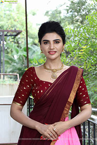 Varsha poses with Designer Jewellery, HD Gallery