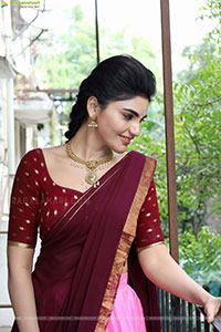 Varsha poses with Designer Jewellery, HD Gallery