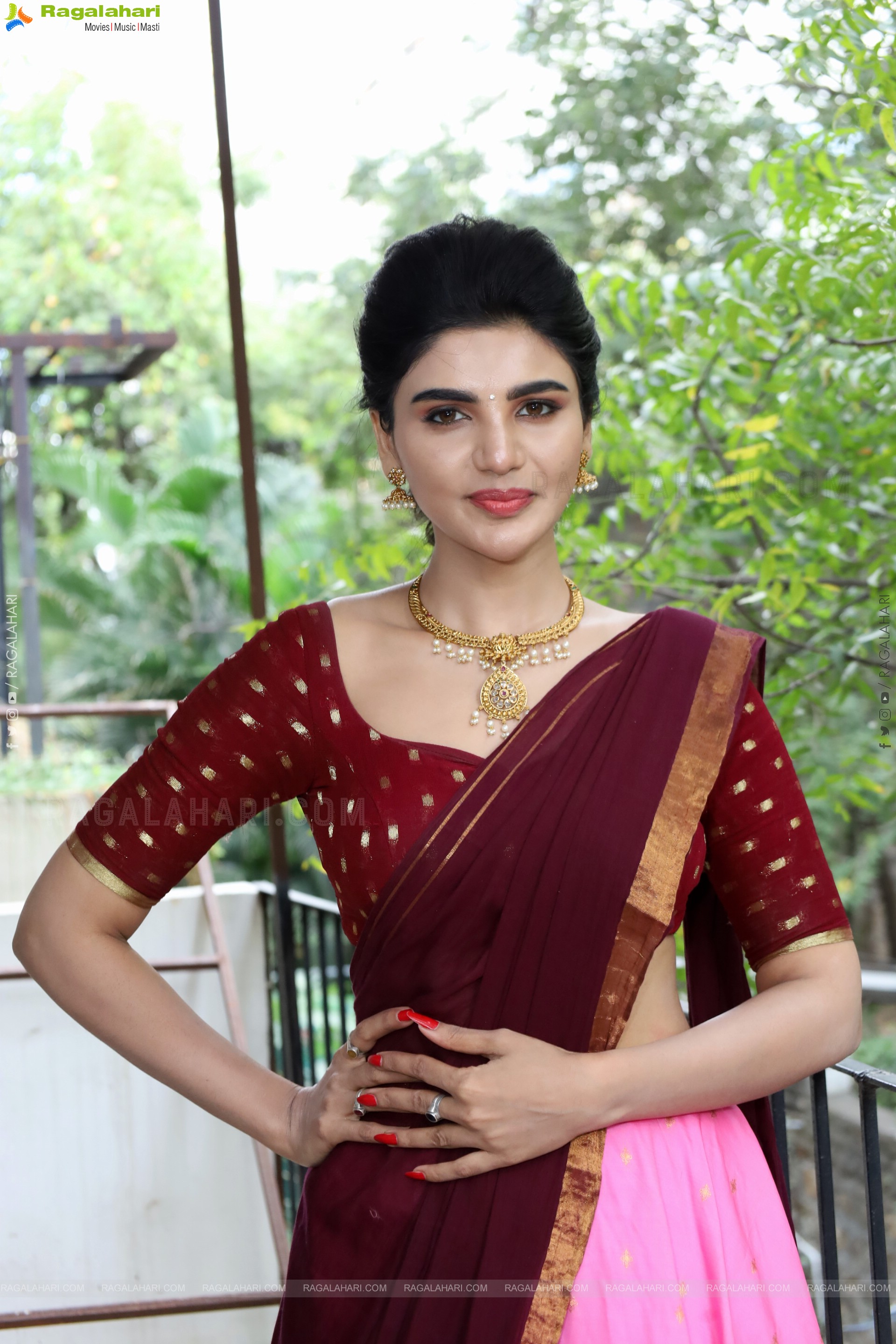 Varsha poses with Designer Jewellery, HD Gallery