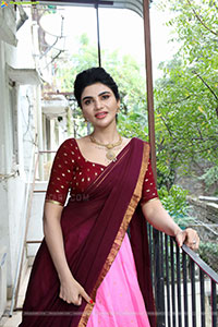 Varsha poses with Designer Jewellery, HD Gallery