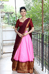 Varsha poses with Designer Jewellery, HD Gallery