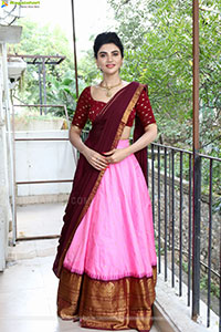 Varsha poses with Designer Jewellery, HD Gallery