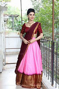 Varsha poses with Designer Jewellery, HD Gallery