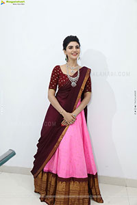 Varsha poses with Designer Jewellery, HD Gallery