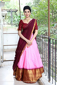 Varsha poses with Designer Jewellery, HD Gallery
