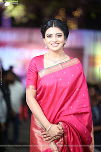 Anandhi at Garividi Lakshmi Trailer Launch, HD Gallery 