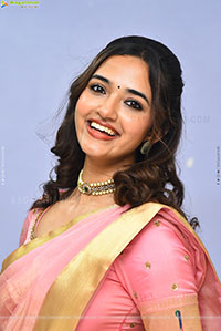 Anyuktha Nallani Beautiful stills in Traditional Half Saree