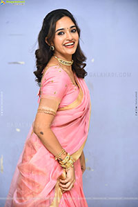 Anyuktha Nallani Beautiful stills in Traditional Half Saree