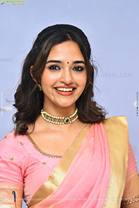 Anyuktha Nallani Beautiful stills in Traditional Half Saree