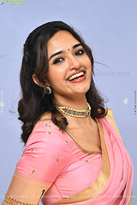 Anyuktha Nallani Beautiful stills in Traditional Half Saree