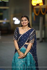 Jyothi Ramana Traditional stills in Half-Saree, HD Gallery