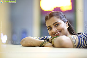 Jyothi Ramana Traditional stills in Half-Saree, HD Gallery