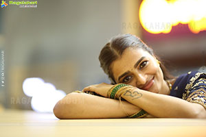 Jyothi Ramana Traditional stills in Half-Saree, HD Gallery
