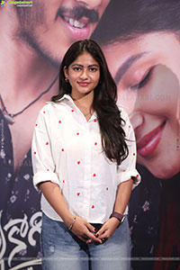 Nakshatra at Thella Kaagitham Movie Success Meet, HD Gallery