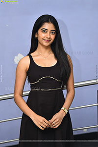 Preethi Pagadala at 418 Movie Success Press Meet, HD Gallery