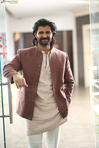 Vijay Deverakonda at Ranabaali Movie Interview, HD Gallery 