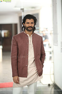 Vijay Deverakonda at Ranabaali Movie Interview, HD Gallery 