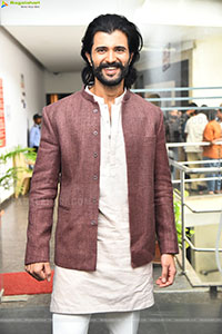 Vijay Deverakonda at Ranabaali Movie Interview, HD Gallery 