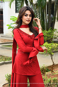 Vidhi Yadav at Husharu 2 Teaser Launch Event, HD Gallery 