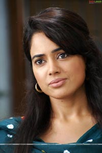 Sameera Reddy Photo Gallery from Surya S/O Krishnan