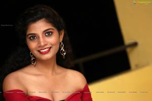 Manasantha Nuvve Heroine Bindu