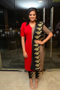 Priyamani HD Photos