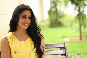 Bollywood Actress Regina Cassandra