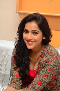 Heroine Rashmi Gautam Photos