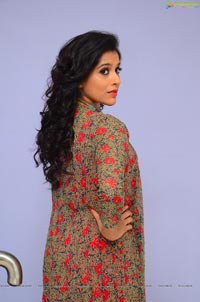 Heroine Rashmi Gautam Photos