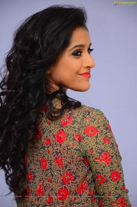 Heroine Rashmi Gautam Photos