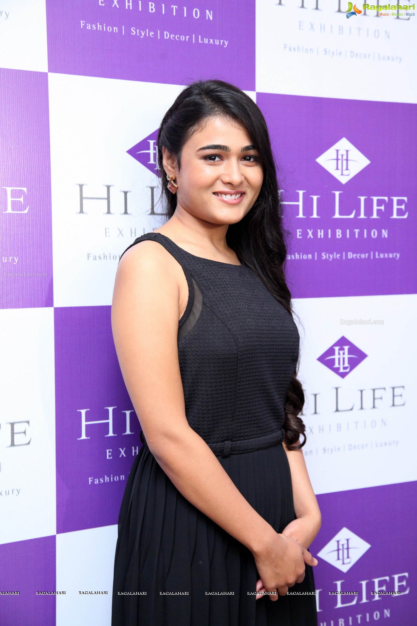 Shalini Pandey (Posters)