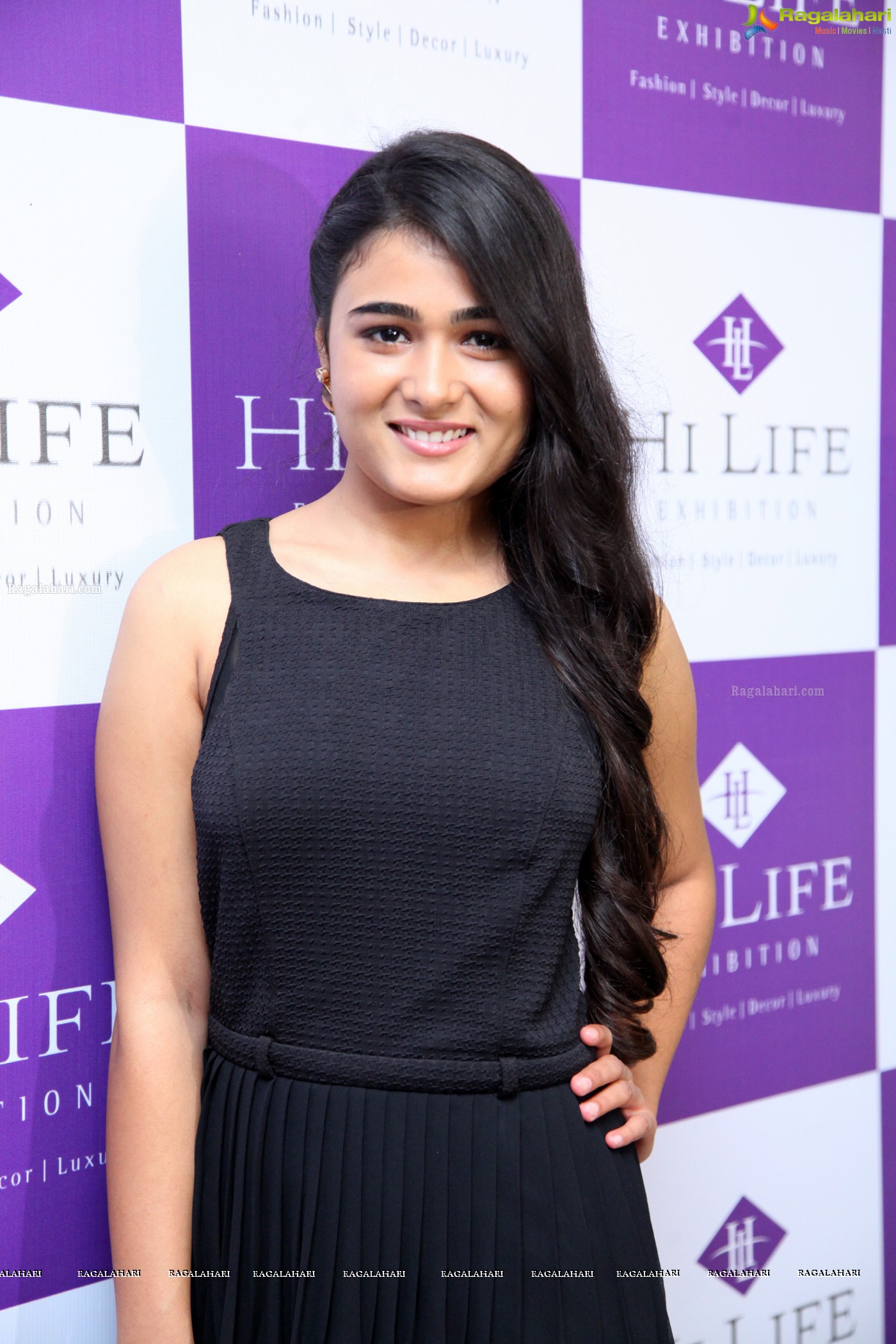 Shalini Pandey (Posters)