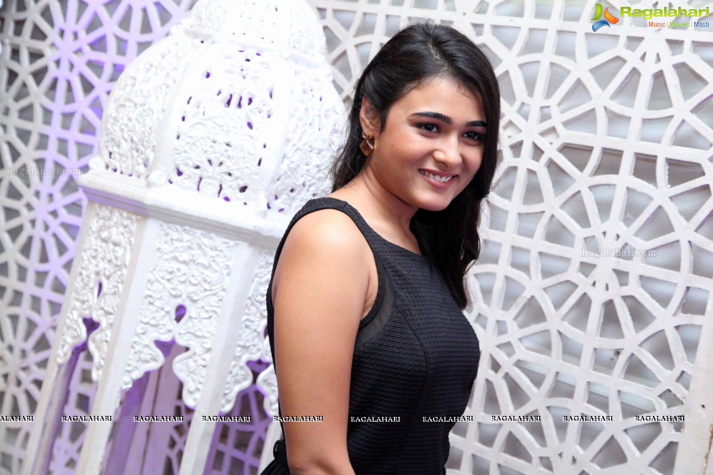 Shalini Pandey (Posters)