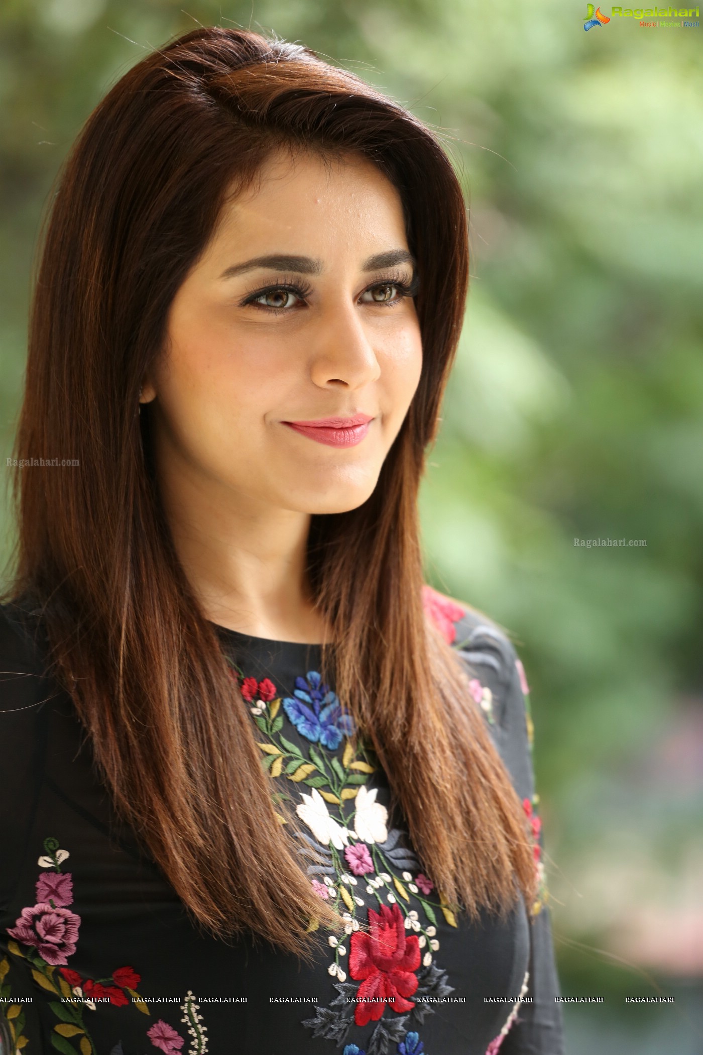 Raashi Khanna (Posters)