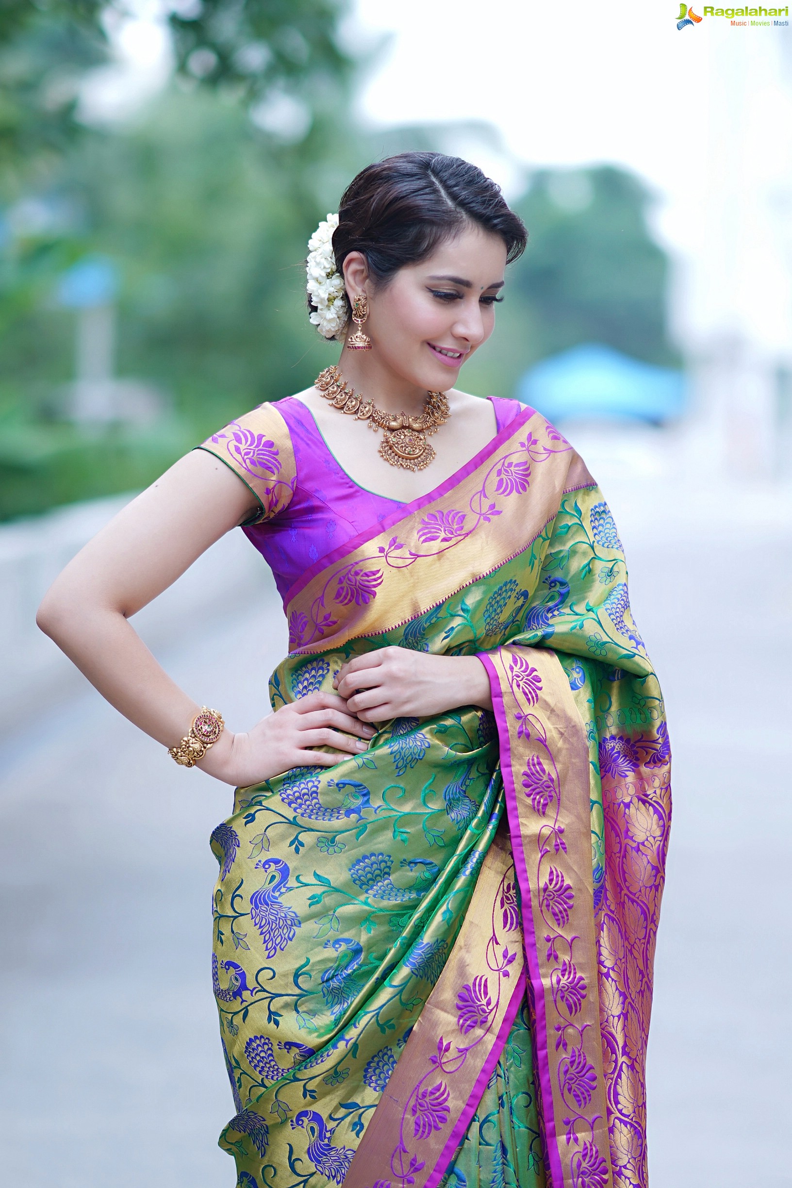 Raashi Khanna (Posters)