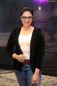 Anchor Sreemukhi