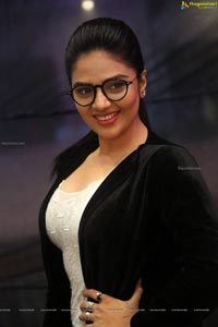 Anchor Sreemukhi