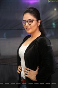 Anchor Sreemukhi